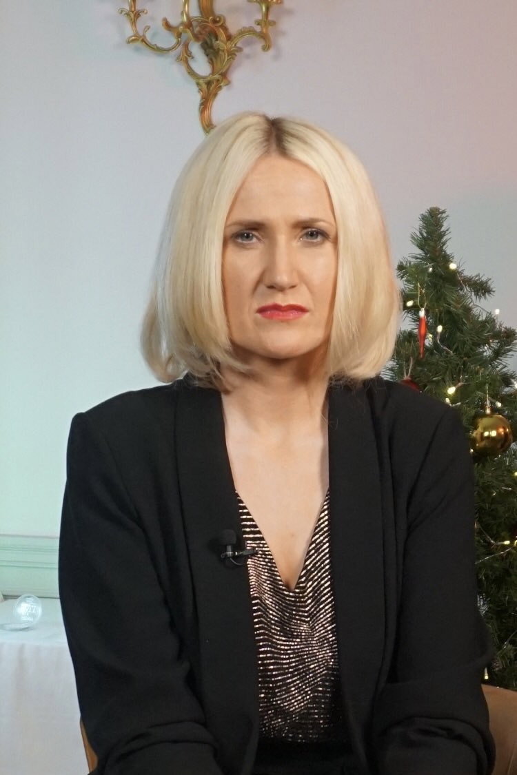 Lisa Garvey as Mrs. Jones in Zig and Zag
