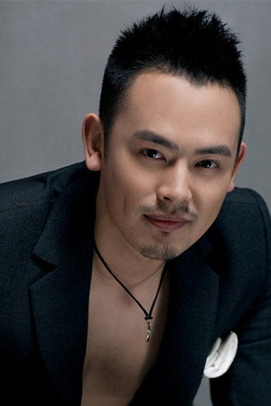 Xu Shengnan as 陈泓 in 情陷巴塞罗那