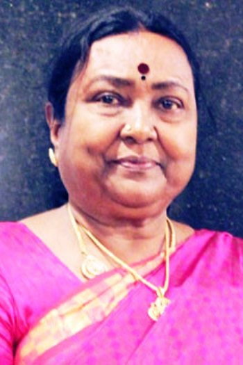 S. N. Parvathi as Uma's mother in Nandu