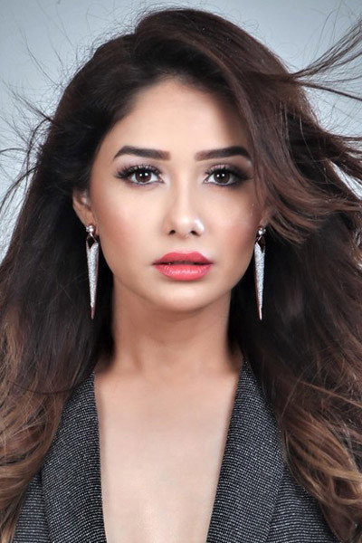 Leena Jumani as Paakhi in Ganga Kii Dheej