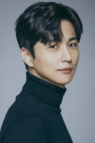 신동욱 as Im Gun-Joo in My Unfamiliar Family