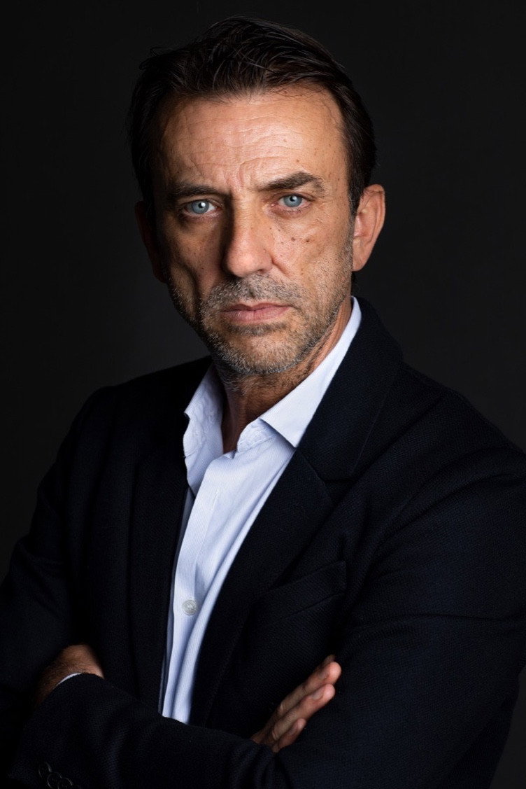 José Luis Rasero as Abuelo Luis in Be a Man
