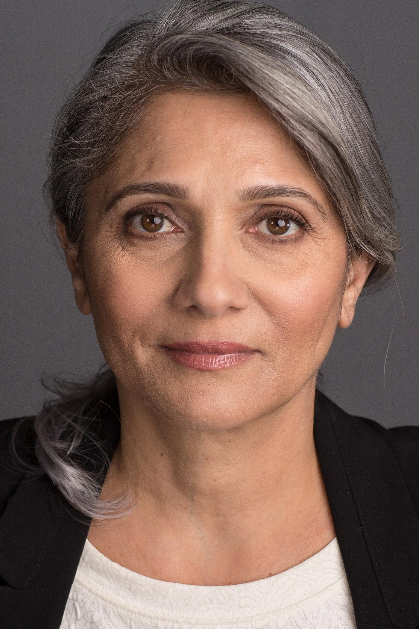 Salem Murphy as Uzma in Uzma the Greatest