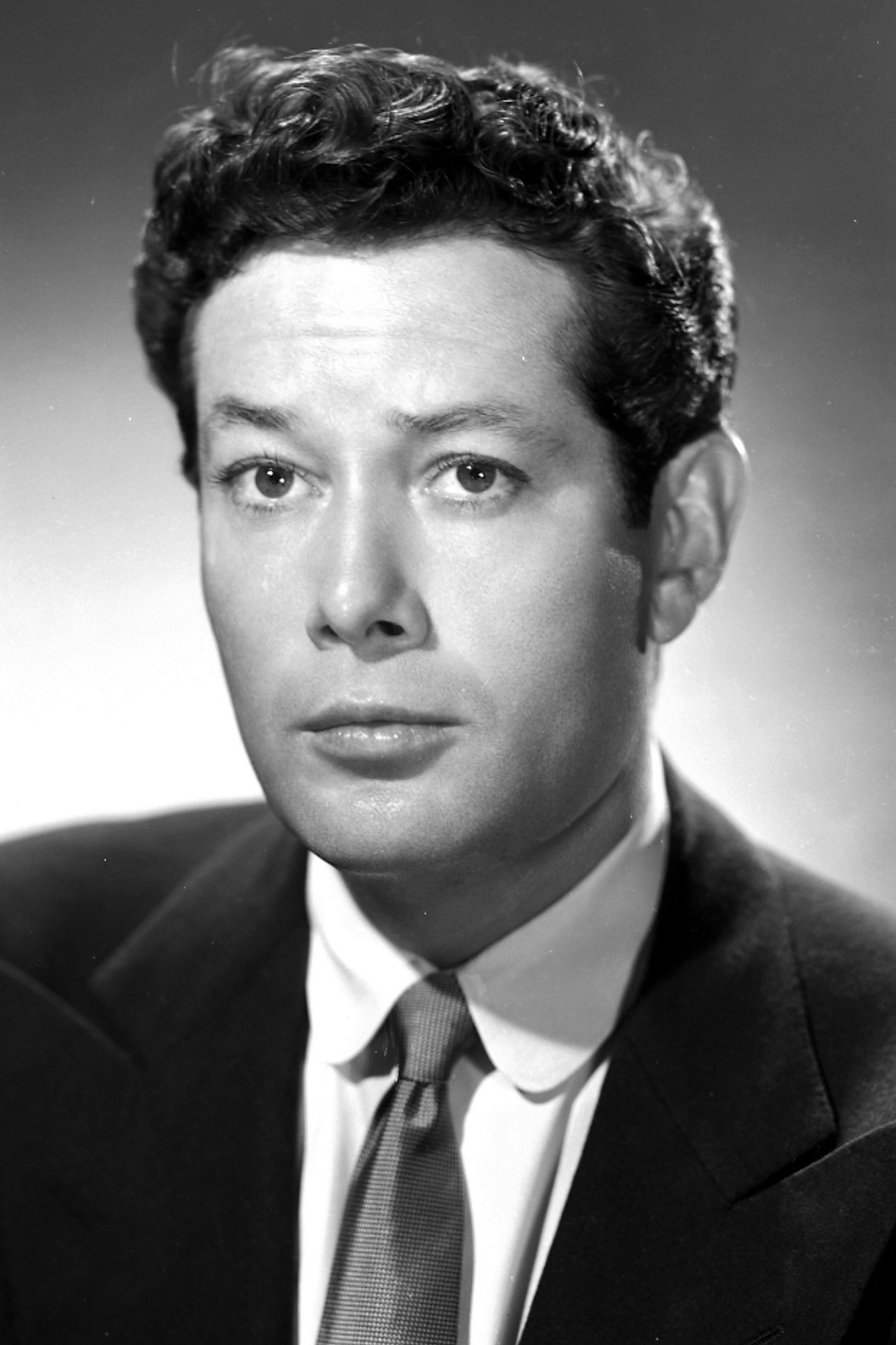 Tod Andrews as Gordon Morrel in Spy Ship