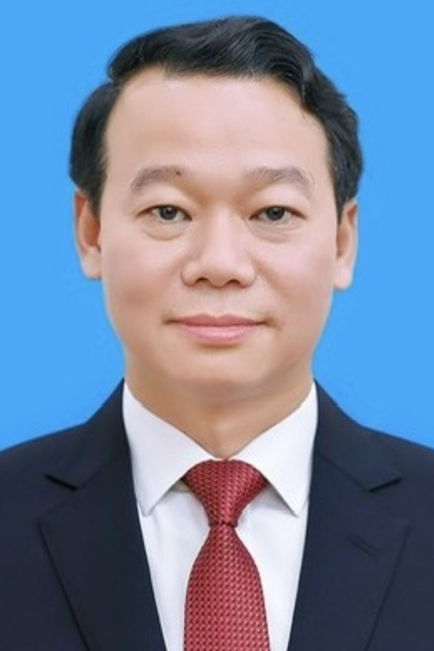 Duy Đỗ as The lonely man in The Payphone