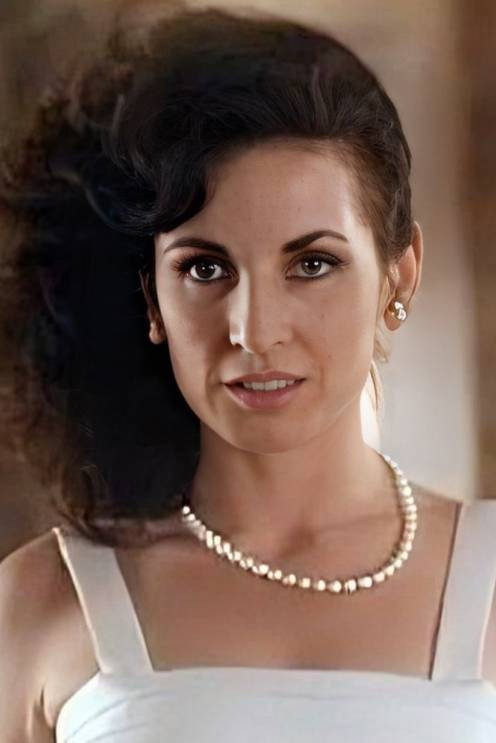 Miranda Garrison as Luna in Salsa