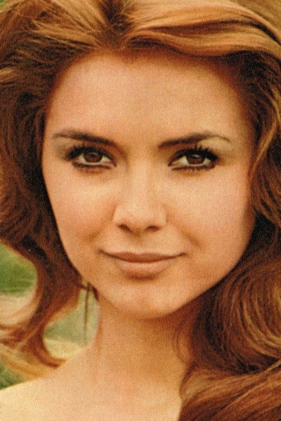 Sandra Julien as Isa in The Shiver of the Vampires