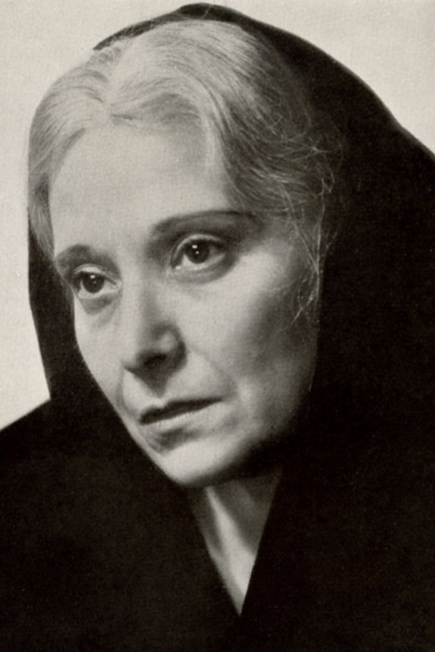 Pina Piovani as Laura, la domestica in La primula bianca