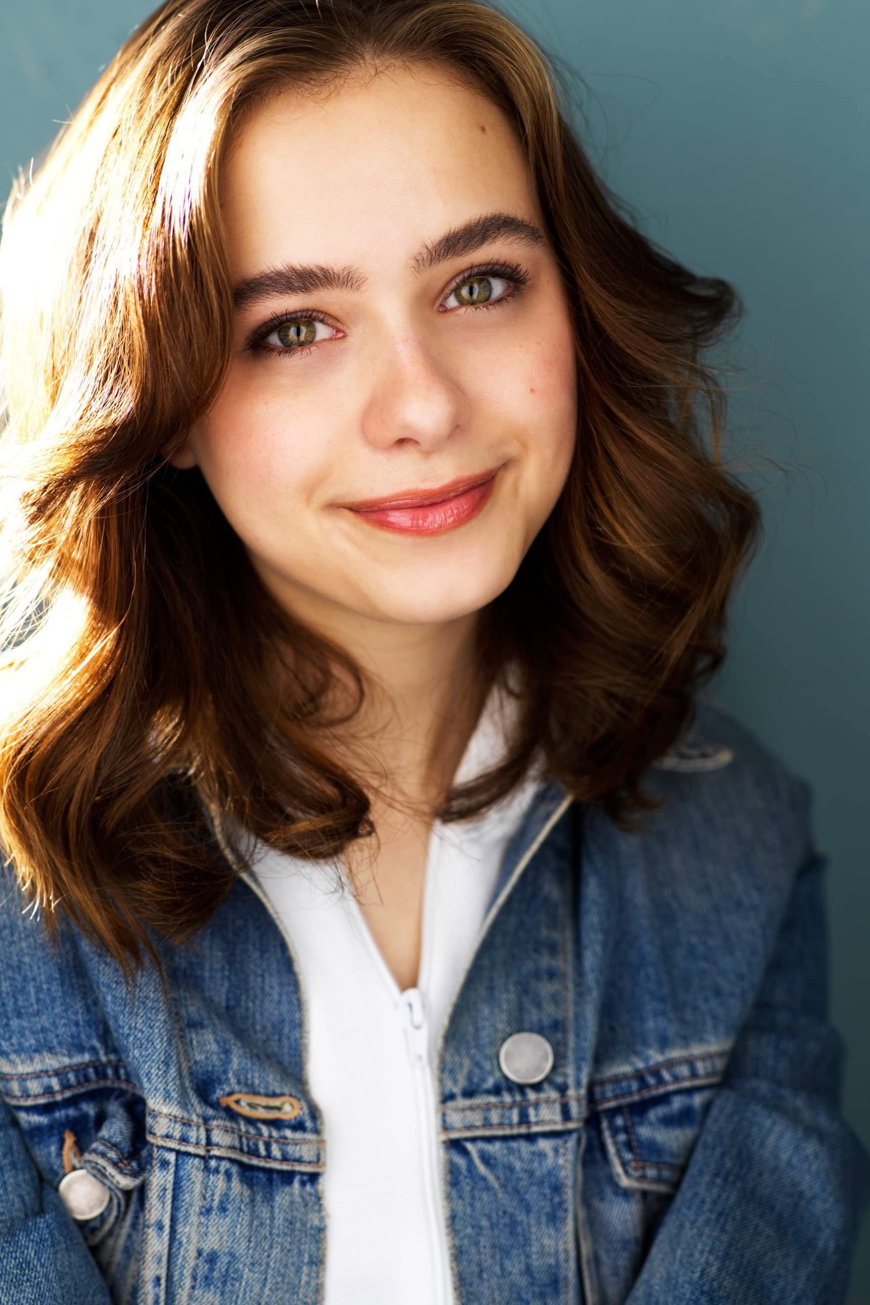 Abigail Rhyne as Bailey White in On a Wing and a Prayer