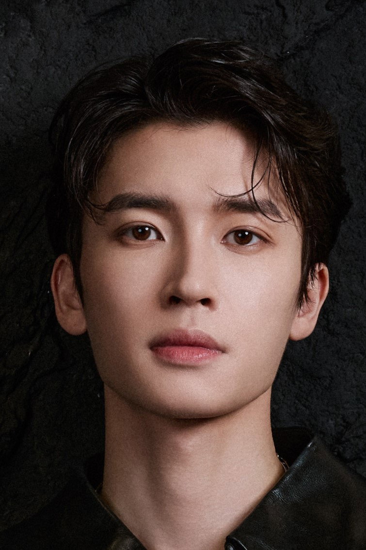 秦晓轩 as Li Yuanze in The Princess Decree