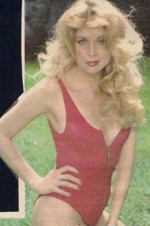 Danone Camden as Donna in Texas Lightning