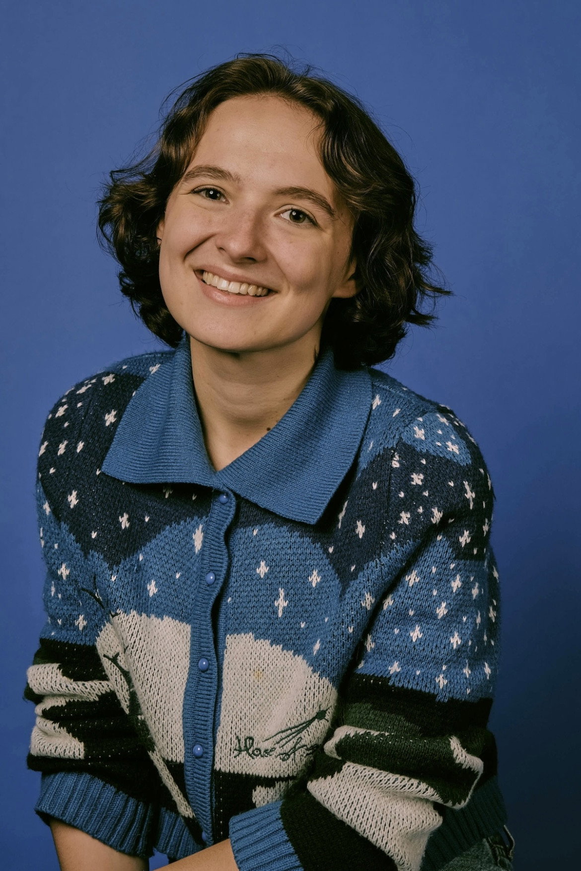 Catie Thorne as Deena in Back to the Closet