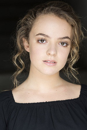 Lucinda Armstrong Hall as Renee in Shayda