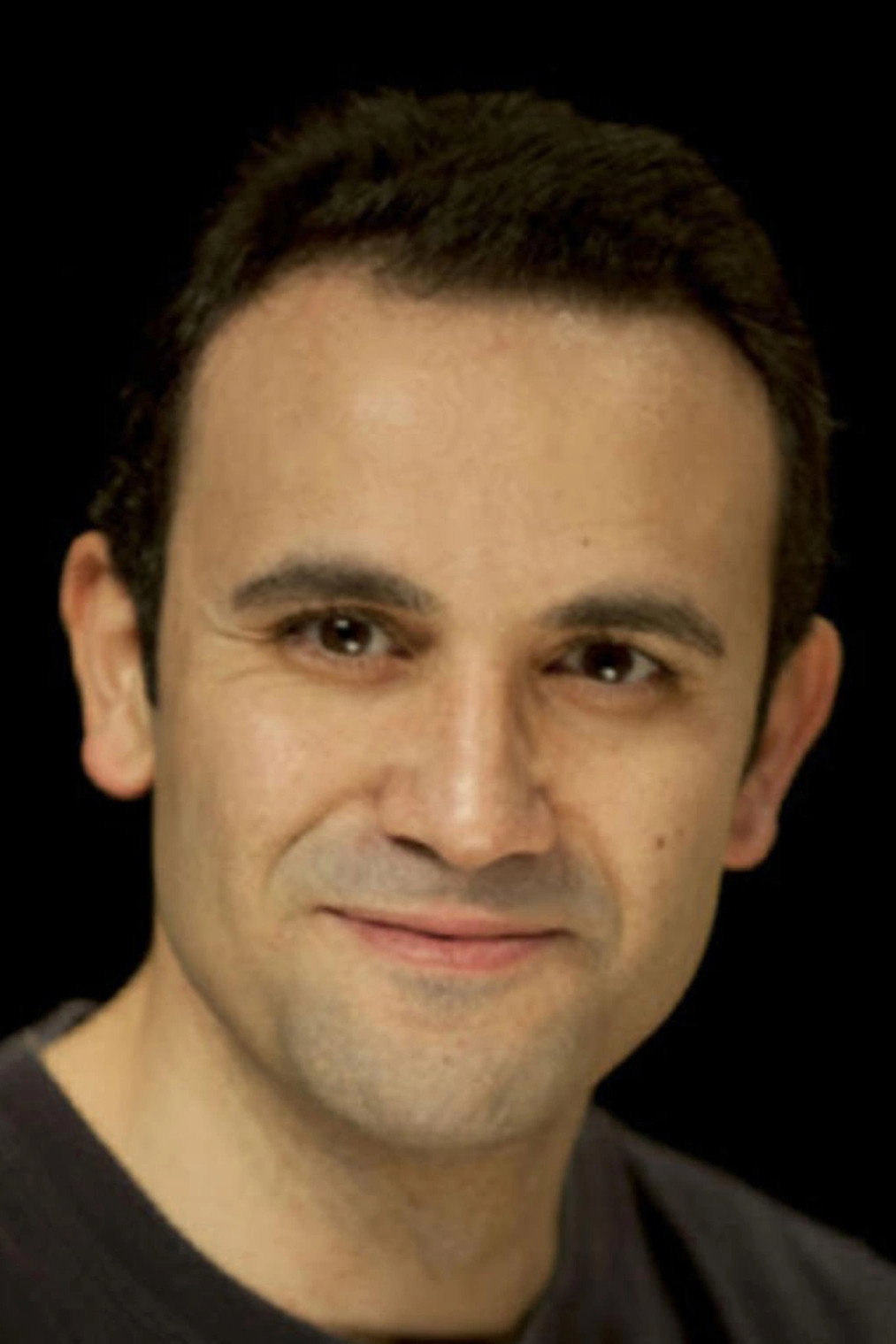 Deniz Özmen as Nihat in Beni Unutma