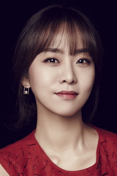노수산나 as Oh Young-Eun in To All The Guys Who Loved Me