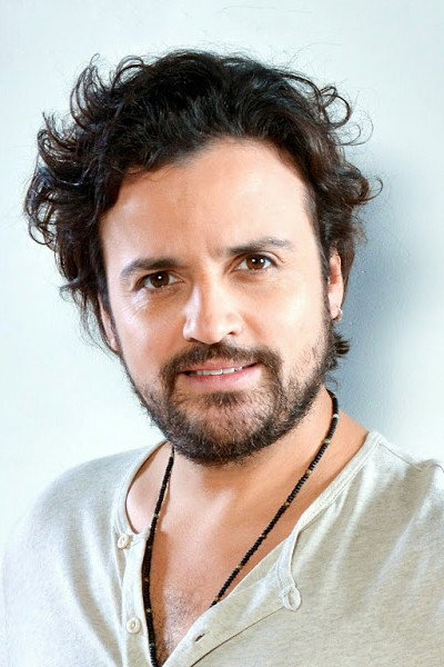 Ignacio Achurra as Matías Quiroz in Papá a la deriva