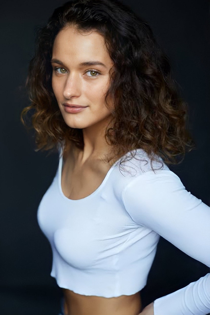 Alex McGregor as Amae in Vagrant Queen