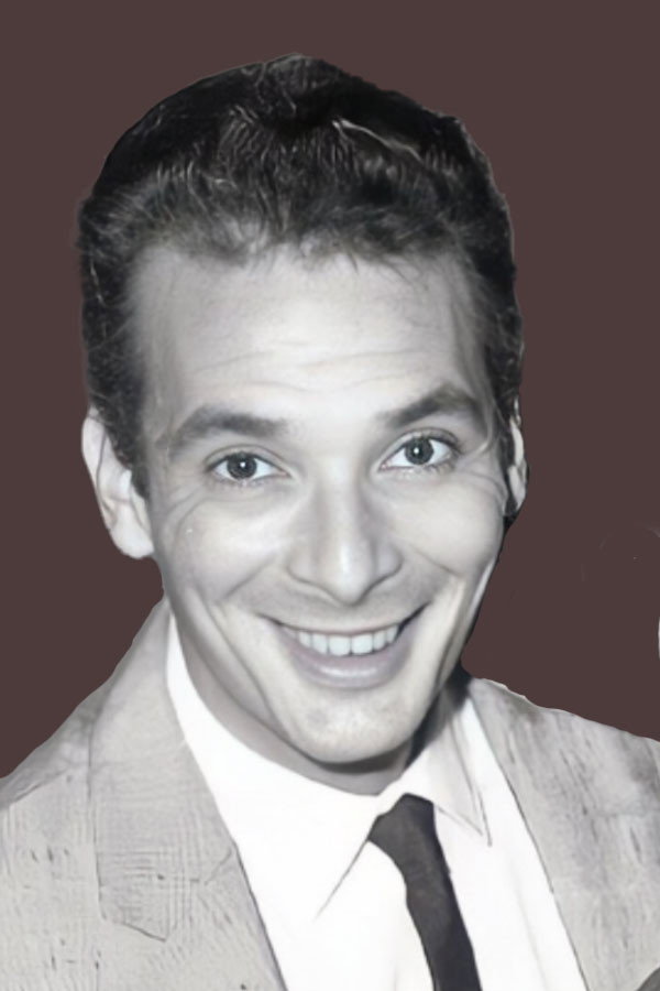 José María Langlais as Dr. Castillo in Piel naranja