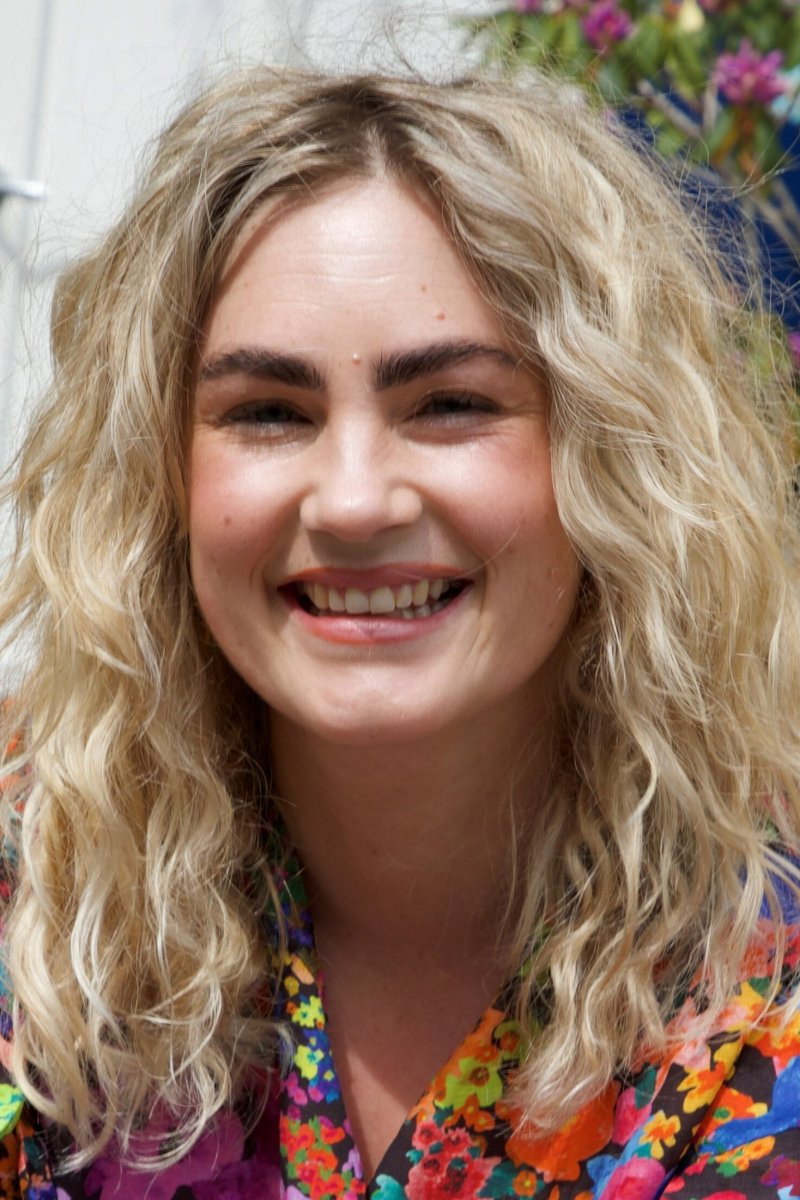 Emma Paaske as Historiker in Sladderhistorie