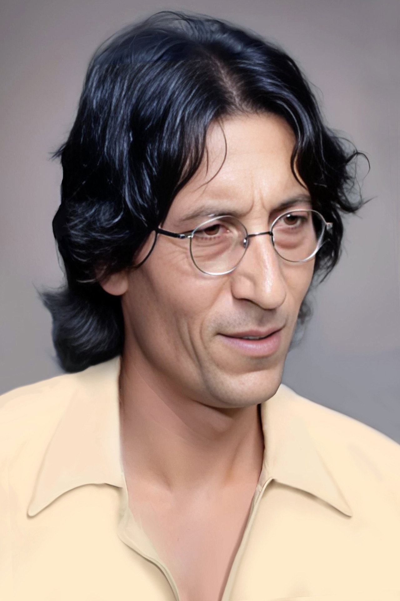 Osmane  Bechikh as Le Postier in Bab El Oued City