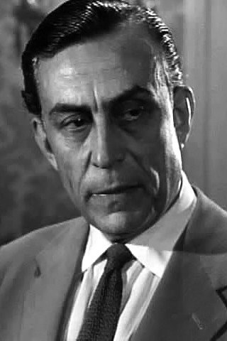 Γιώργος Παππάς as Pavlos in Windfall in Athens