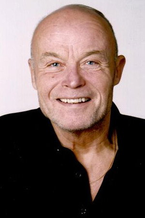 Volkmar Kleinert as Ginfizz in Die ehrbaren Fünf
