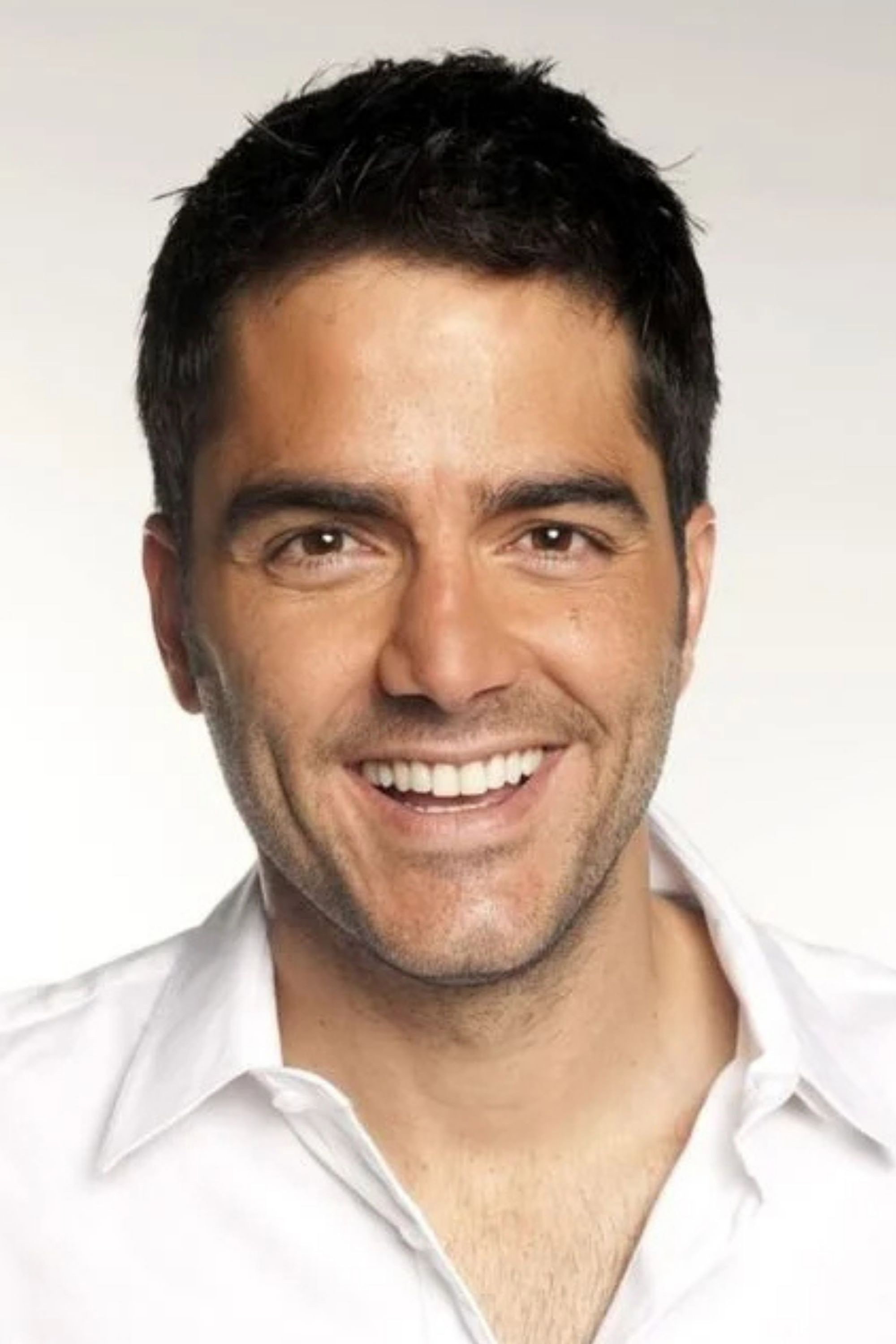 Ernesto Calzadilla as Alejandro Pulido in La Hipocondriaca