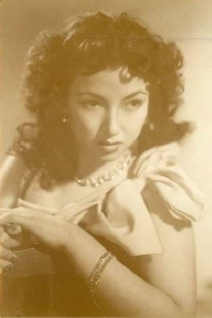 北川町子 as Koharu in New Third Class Executive: Fortune Teller