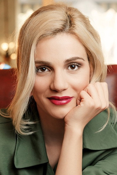 Δανάη Επιθυμιάδη as Μαριάννα Στασινού in Call me mom