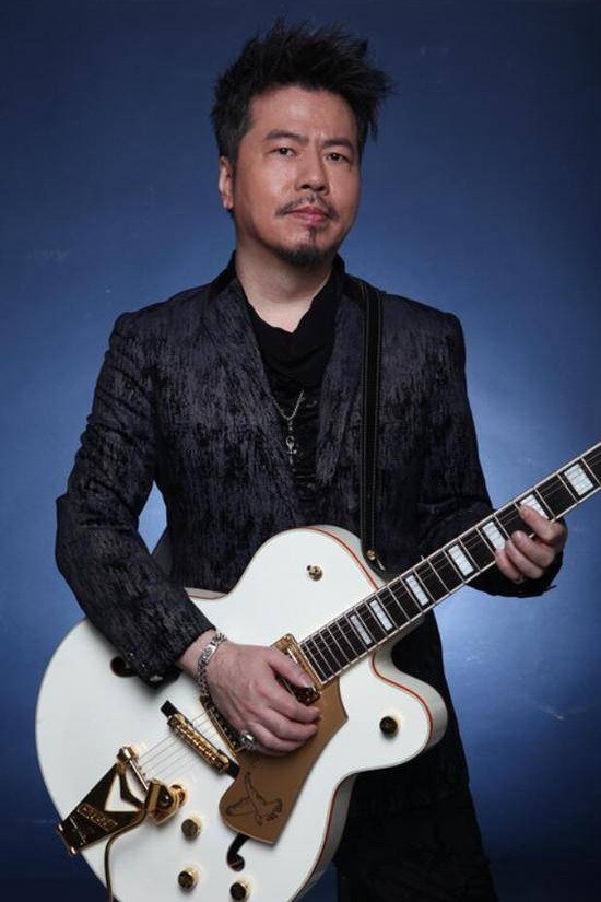 黄国伦 as Self - Singer in Hidden Singer