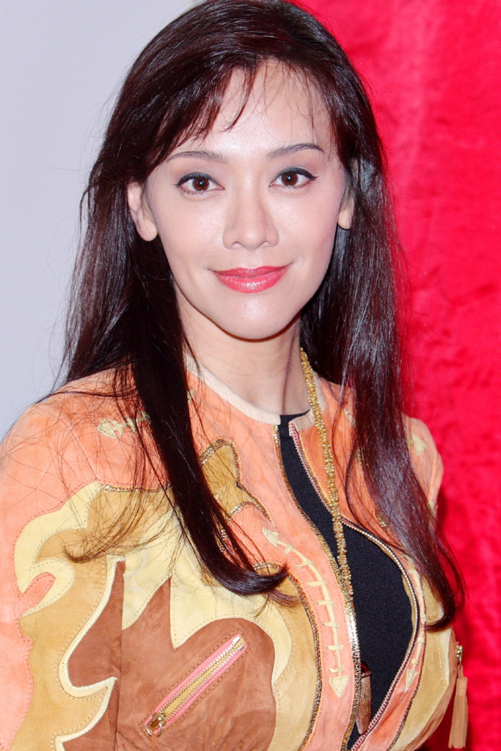 郭秀雲 as Maggie Kan in Ghost Busting