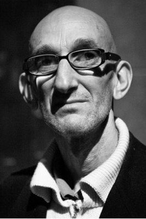 Benito Pocino as Padre de Nandi in Drop down