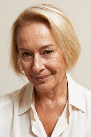 Çiğdem Selışık Onat as Amelia in Hamlet