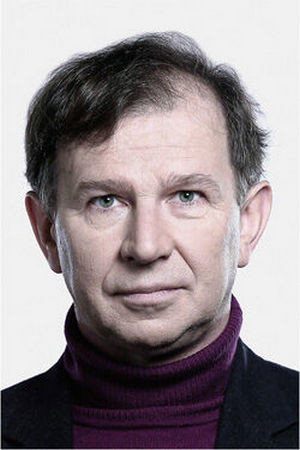 Henryk Niebudek as Oskar Fiszer in Powrót do życia