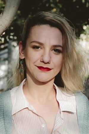 Τζωρτζίνα Τάτση as Irini in Pause