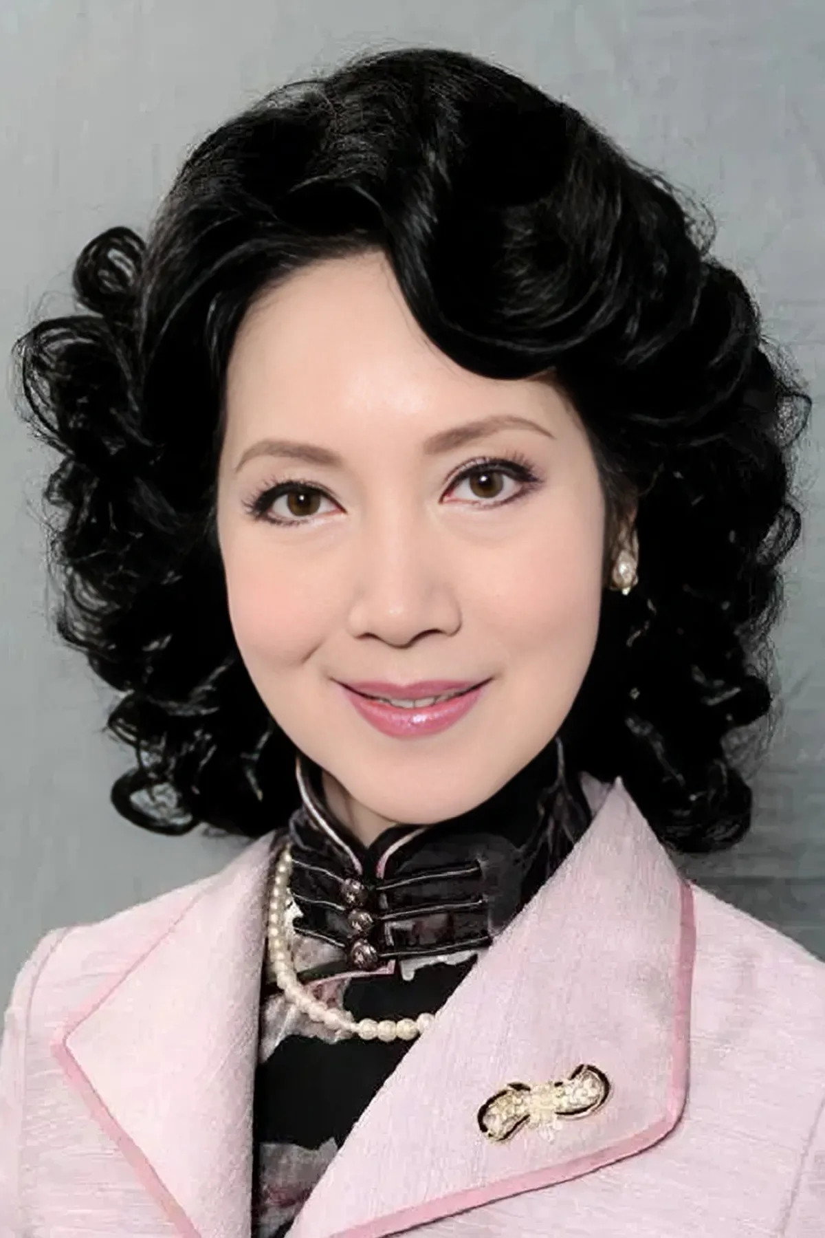 謝雪心 as 钟秀娴 in Every Move You Make