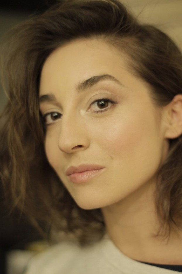 Марта Носова as Sasha Simonova in Sweet Life