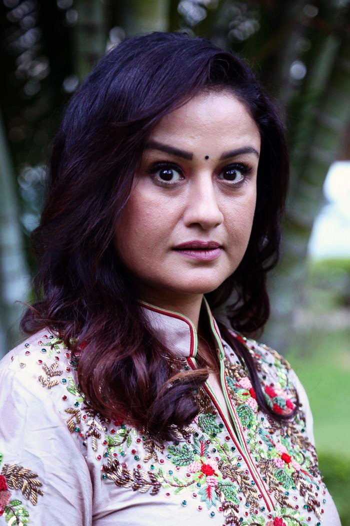 Sonia Agarwal as Selvi in Pudhupettai