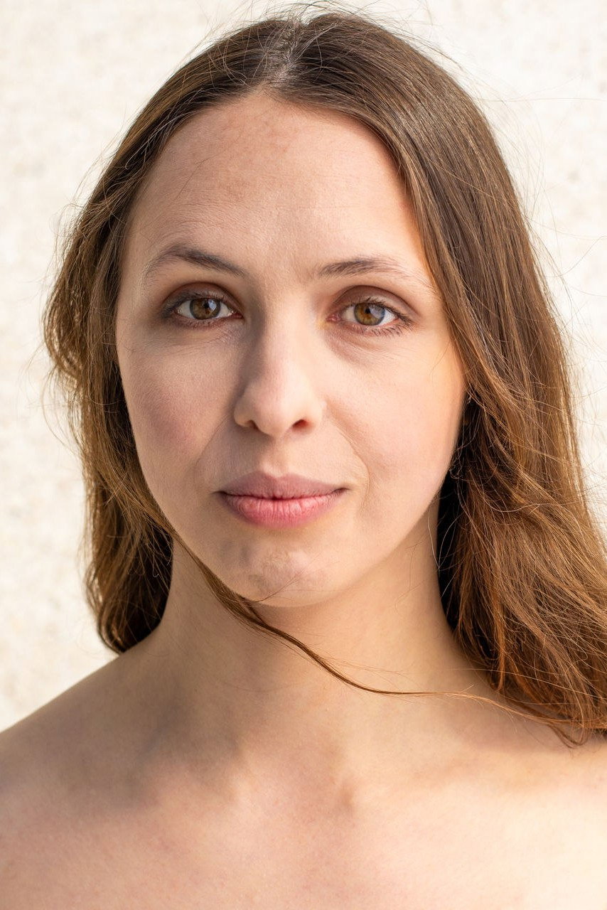 Elin Hilläng as Jennie in First Time