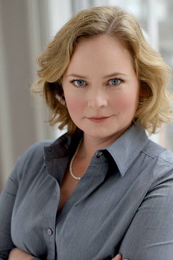 Edelen McWilliams as Anna Stracht in Engine Trouble