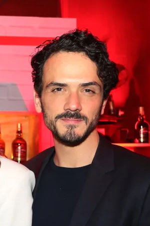 Juan Fernando Sánchez as Francisco Suárez Caicedo "Pacho" in Retrato de una mujer