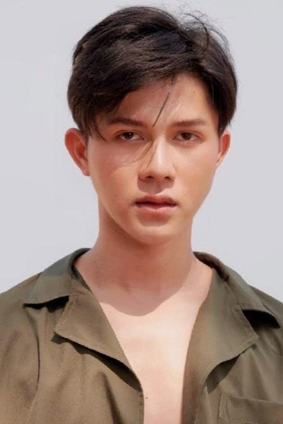 ธนากร สังวาลย์ as Beer in Monster Next Door