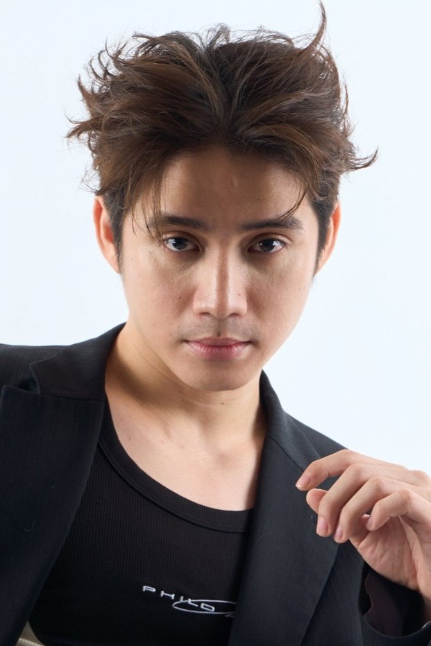 Panupat Sutirak as Ake in Peaceful Property