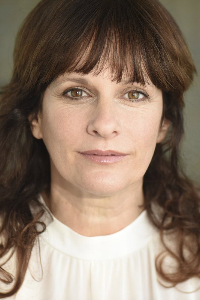 Sian Reeves as Zoe Freeman in In a Land of Plenty