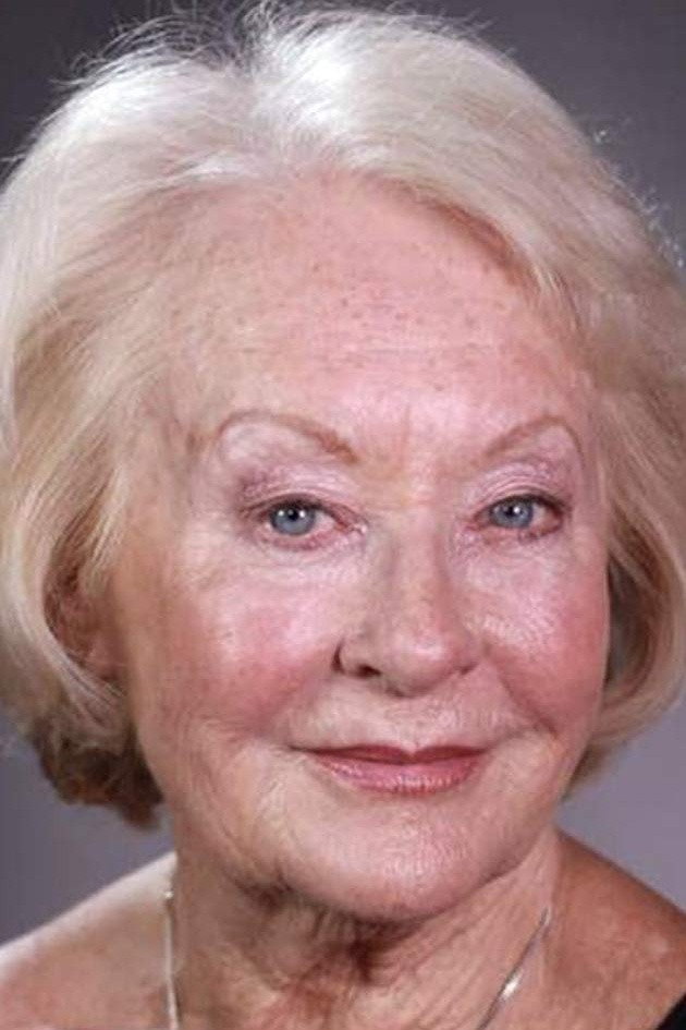 Helena Bereen as Shelly in Don't Leave Home