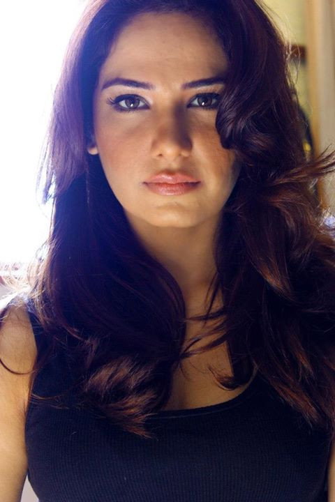 Hajra Khan as Faiza in Bay Khudi