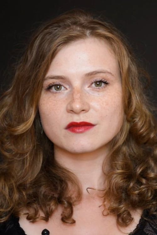 Miriam Rizea as Bianca in A Muse