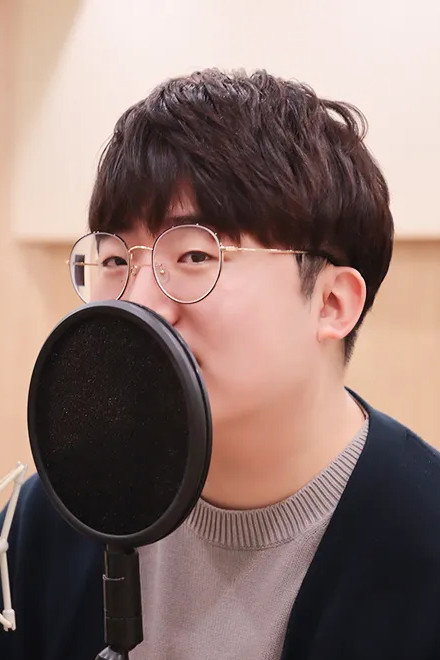 박주광 as Myeong-yi (voice) in Hyperventilation