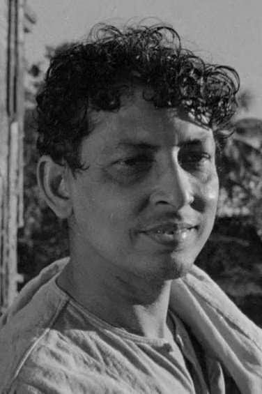 Kanu Bannerjee as Harihar Roy in পথের পাঁচালী