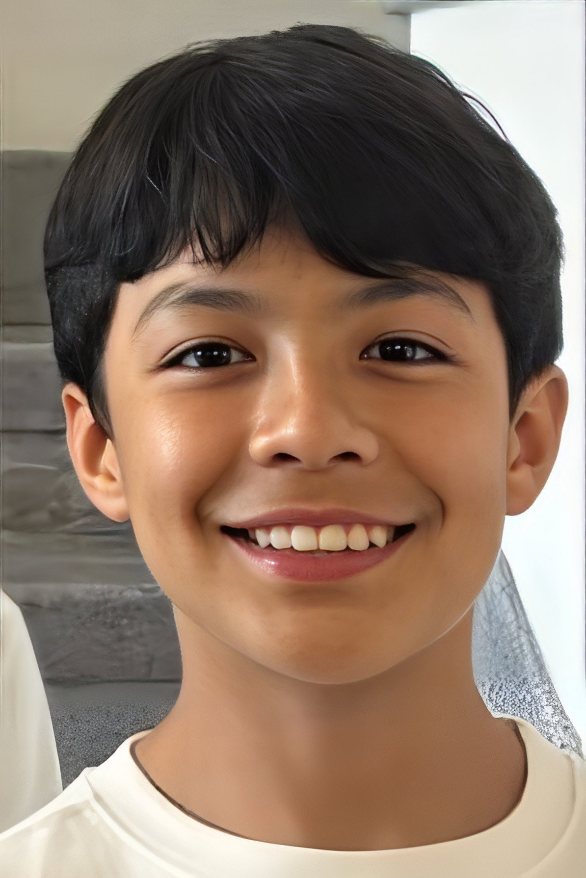 Mauro Guzmán as Erik (as a boy) in The Secret of the River